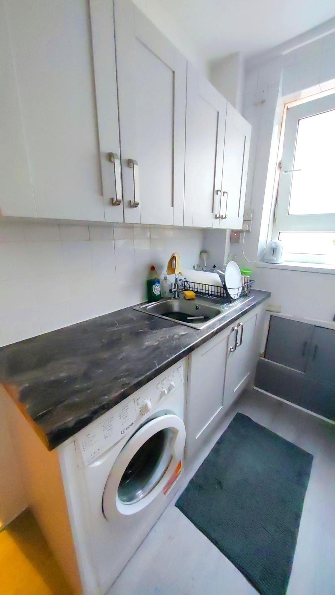 Spacious Flat With 2 To 3 Bedrooms In Апартаменты